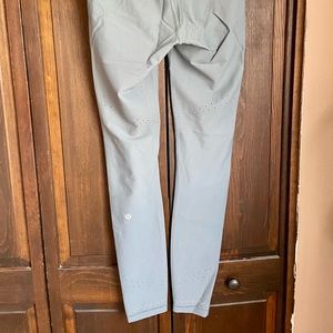 Lululemon 28” leggings with reflective detail, NEW